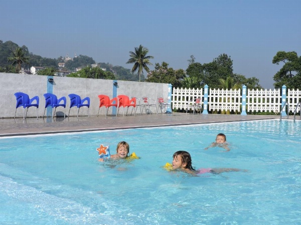 Capital Regency image 11